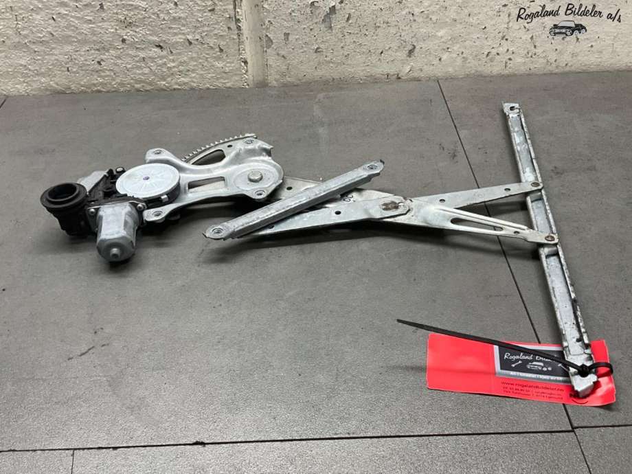 Ruteheis venstre til Toyota RAV4 2013-2015 (Type IV, Fase 1)  (TOYOTA|6980230280||8572042110)
