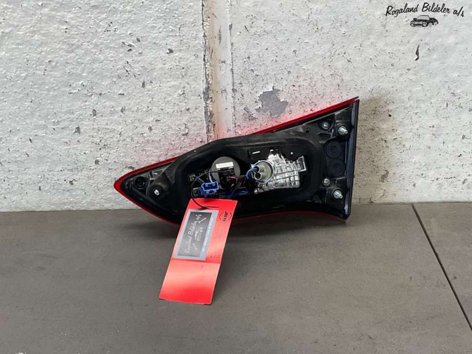 Baklykt venstre indre til Toyota Yaris 2014-2020 (Type III, Fase 2)  (TOYOTA|815910D620)