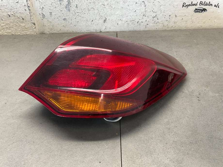 Baklykt høyre til Opel Astra J, 2010-2015 (OPEL|13319948)