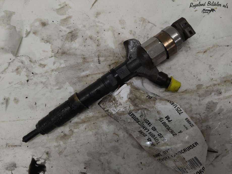 Dyse innsprøyting diesel til Toyota Land Cruiser 120, 2002-2009  (TOYOTA|2367039015)