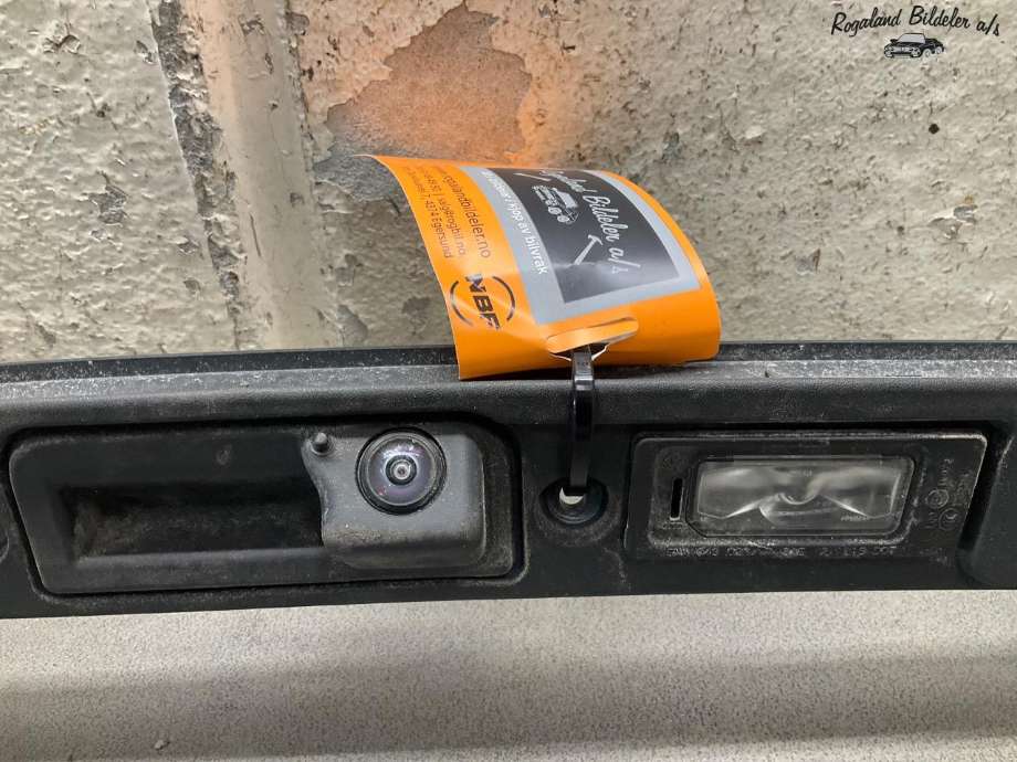 Bryter baklukeåpner til VW ID.4 2020-->>  (VOLKSWAGEN|1EA 980 556 F|5E3 827 566 A)
