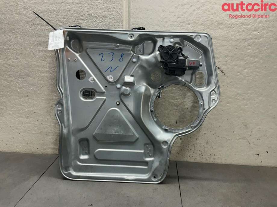 Ruteheis venstre til VW Transporter / Caravelle, 2015-2019 (T6) (T6) (VOLKSWAGEN|7E0 837 753 E)