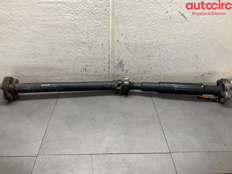 Mellomaksel til BMW 5-Serie 2010-2017 (F10/F11) (F10/F11) (BMW|26 10 8 674 202)