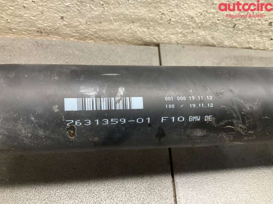 Mellomaksel til BMW 5-Serie 2010-2017 (F10/F11) (F10/F11) (BMW|26 10 8 674 202)