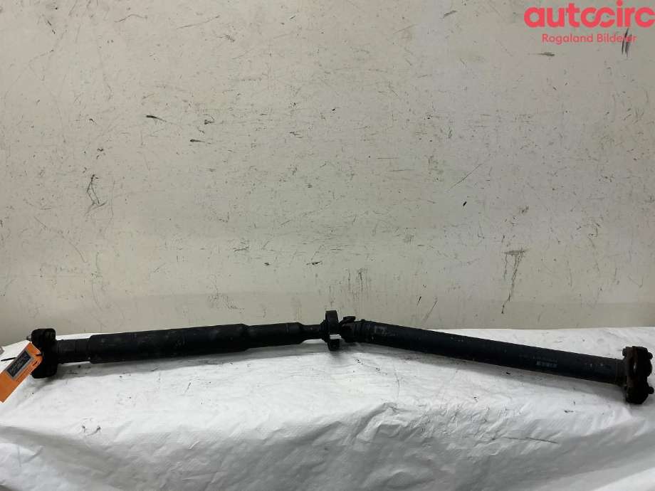 Mellomaksel til BMW 3-Serie, 2005-2011 (E90/E91/E92/E93) (E90/E91/E92/E93) (BMW|26 10 7 575 332)