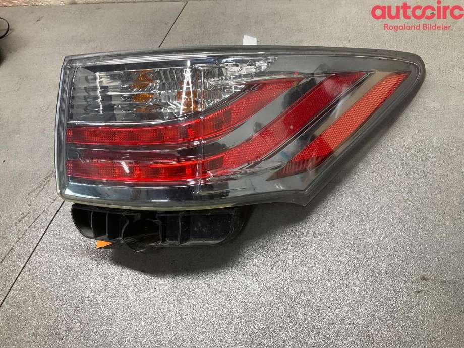Baklykt høyre til Lexus CT 2010-2020 (LEXUS|8155176080|)