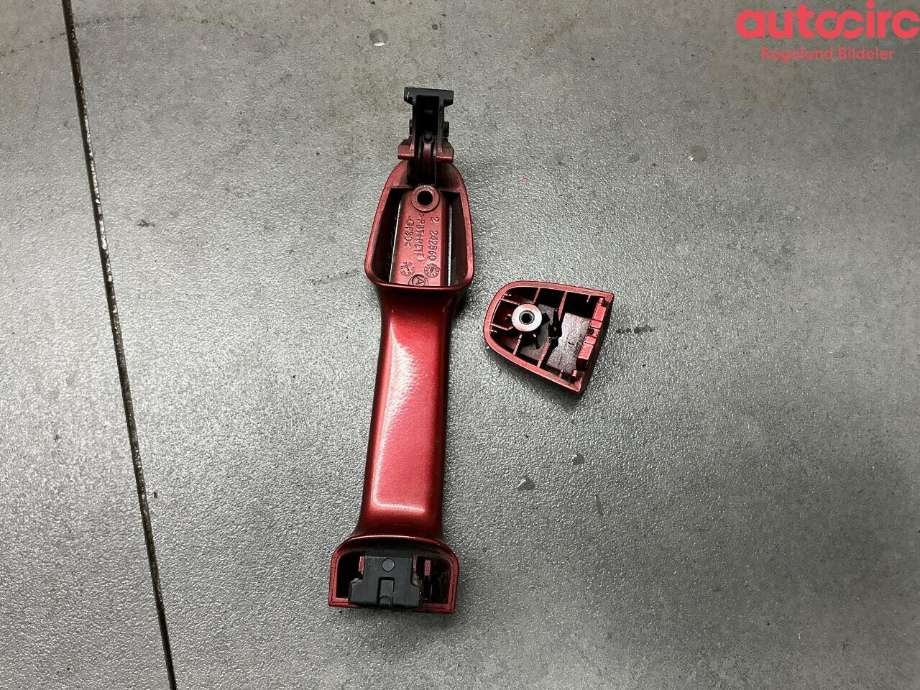 Dørhåndtak utv venstre bak til Toyota Yaris 2012-2014 (Type III, Fase 1)  (TOYOTA|692110D904)
