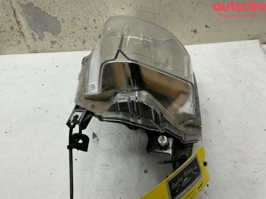 Frontlykt høyre halogen til Nissan Leaf 2011-2017 (Type I)  (NISSAN|260103NL5A)