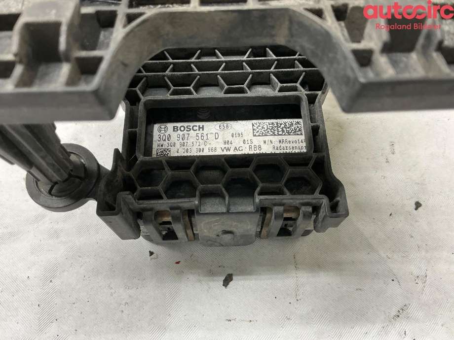 Sensor radar til VW Passat 2015-2019 (Fase 1) (B8) (B8) (VOLKSWAGEN|3Q0 907 561 D)