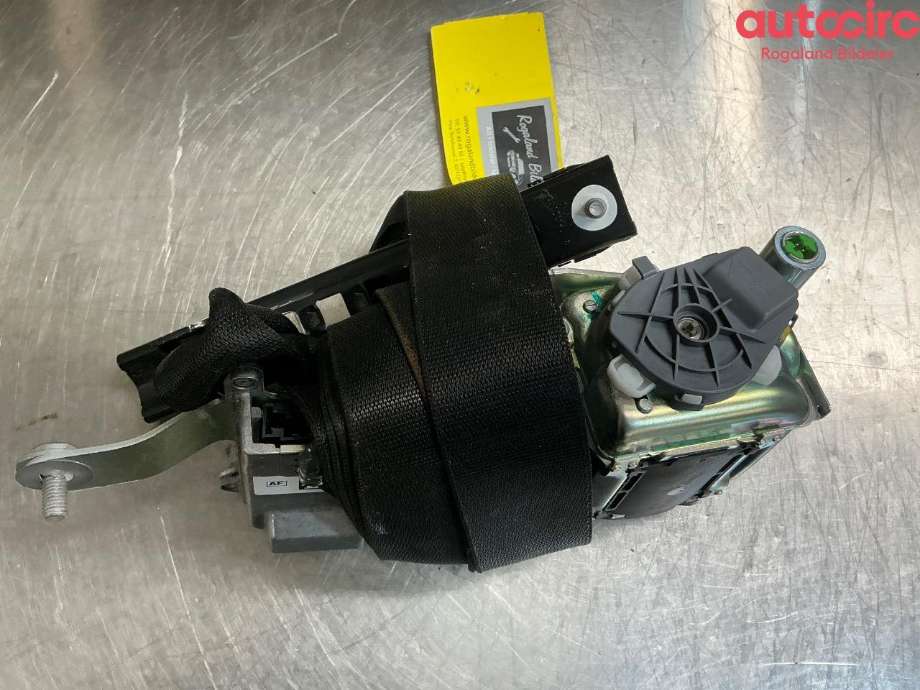 Sikkerhetsbelte foran høyre til Mercedes GLK 2008-2015 (X204) (X204) (MERCEDES|A 204 860 68 85)