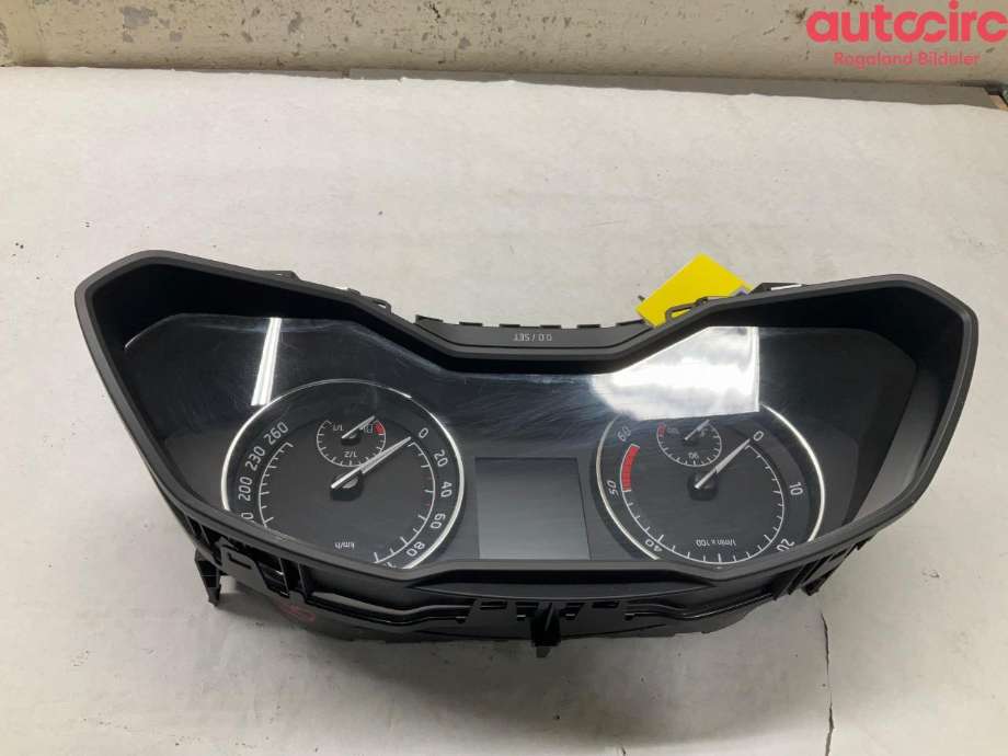 Instrumentpanel til Škoda Superb 2015-->> (Type III) (SKODA|3V0 920 751 C)