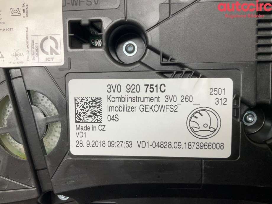 Instrumentpanel til Škoda Superb 2015-->> (Type III) (SKODA|3V0 920 751 C)