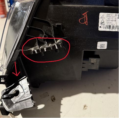 Frontlykt høyre halogen til Toyota Proace 2016-->> (Type II) (TOYOTA|SU001B5261|9847211480)