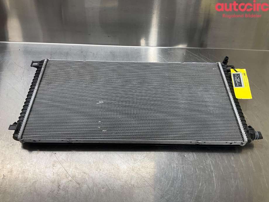 Radiator (automat gir) til Audi e-tron 2018-->>  (AUDI|4KE 121 251 B)