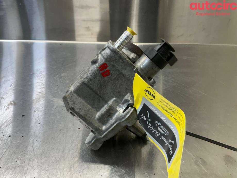 Dieselpumpe til BMW 4-Serie 2013-2020 (F32/F33/F36) (F32/F33/F36) (BMW|13 51 7 824 477)