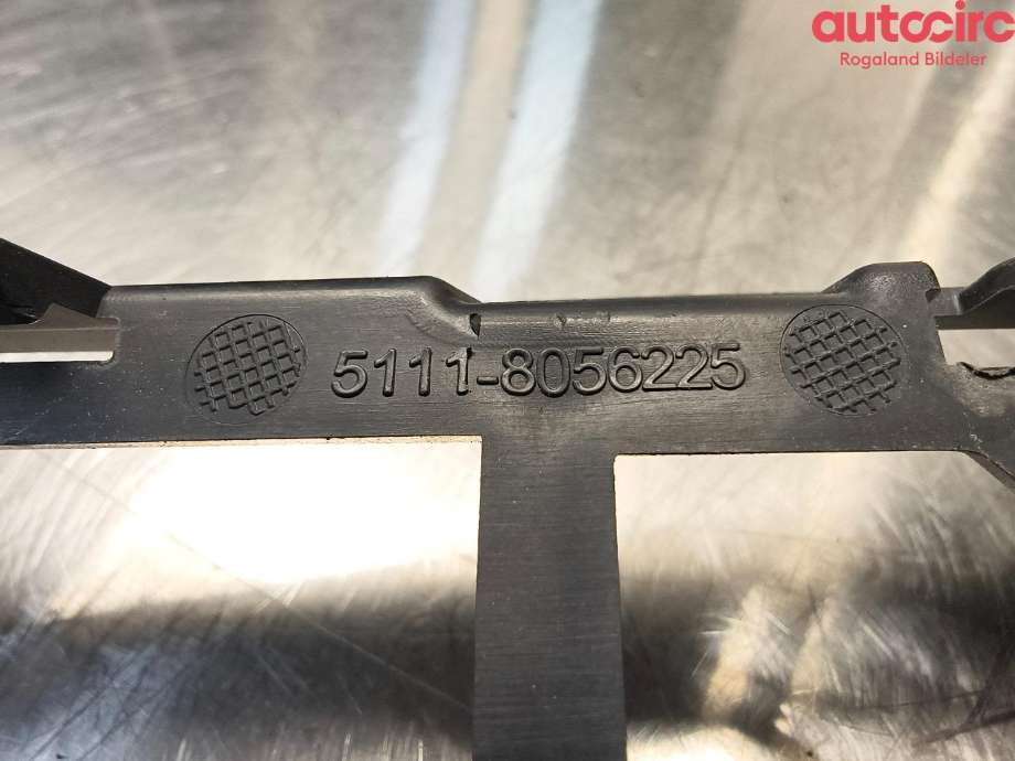Grill til BMW X5 2013-2018 (F15) (F15) (BMW|51 11 8 054 013)