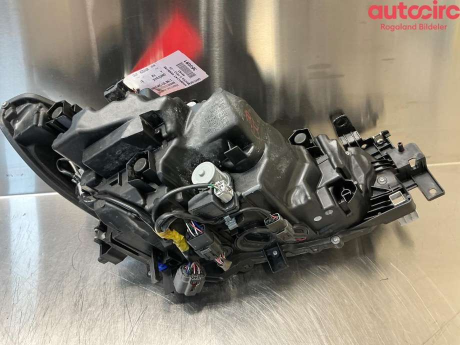 Frontlykt venstre halogen til Mazda 6 2015-2018 (Type III, Fase 2)  (MAZDA|GMH351041E)