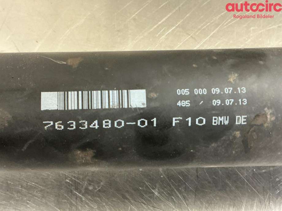Mellomaksel til BMW 5-Serie 2010-2017 (F10/F11) (F10/F11) (BMW|26 10 7 633 480)