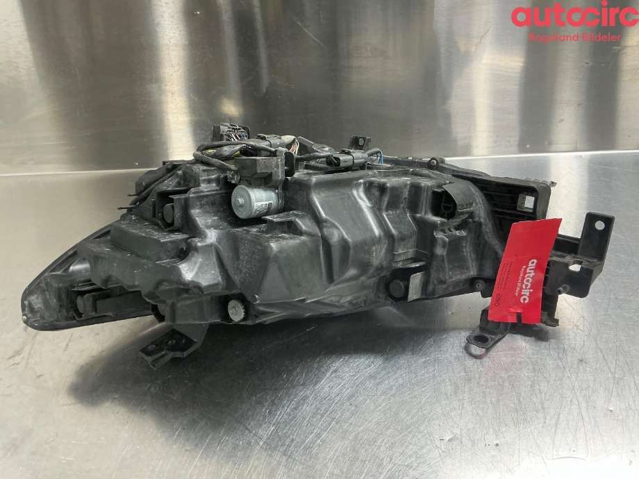 Frontlykt høyre halogen til Mazda 6 2015-2018 (Type III, Fase 2)  (MAZDA|GMH351031F)