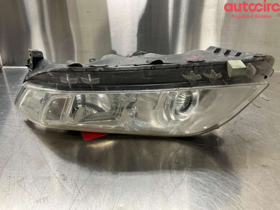 Frontlykt venstre halogen til Toyota RAV4 2009-2013 (Type III, Fase 2) (TOYOTA|8117042500|8117042501)