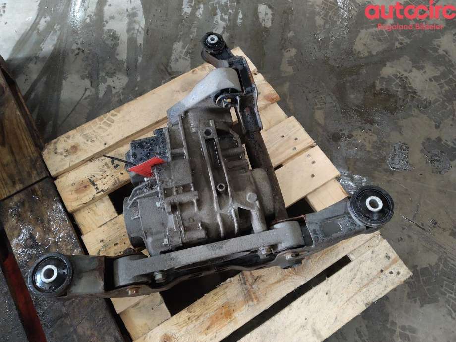 Kardang klokke bak til VW Transporter / Caravelle 2003-2009 (Fase 1) (T5) (T5) (VOLKSWAGEN|02W 525 010 L)