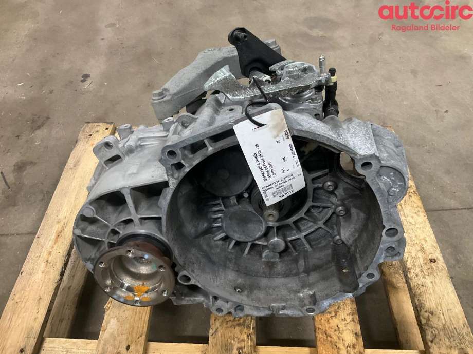 Girkasse manuell 6-trinn til Škoda Octavia 2013-2016 (Type III, Fase 1)  (SKODA|02Q 300 050 E|PFL|02Q 300 049 T)