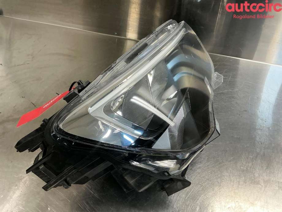 Frontlykt høyre halogen til Opel Combo E 2019-->>  (OPEL|16 341 508 80)