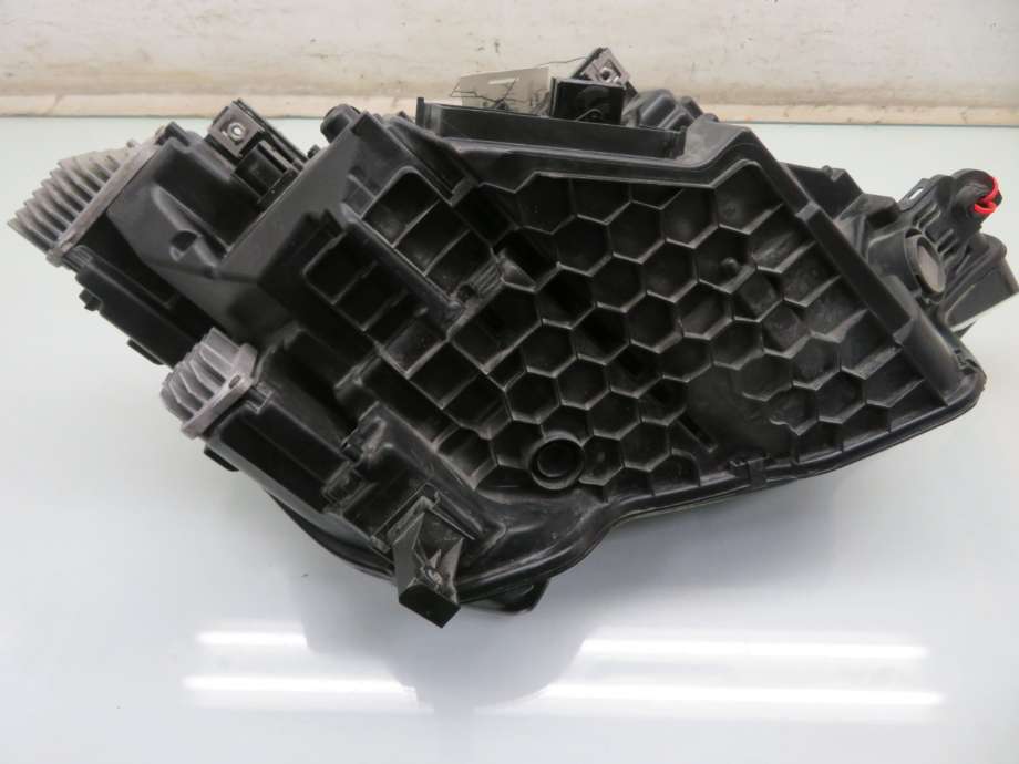 Frontlykt venstre halogen til Audi e-tron 2018-->> (4KE 941 781|4KE941039)
