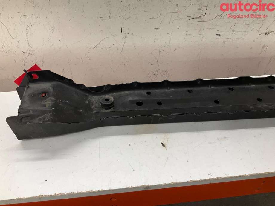 Frontplate nedre til Nissan Leaf 2018-->> (Type II)  (NISSAN|F25305SAMH)