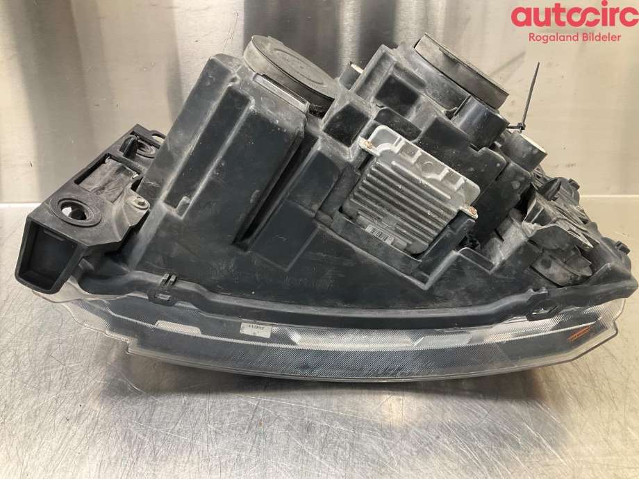 Frontlykt høyre halogen til Land Rover Discovery 2009-2017 (Type IV) (LAND-ROVER|AH2213W029MD|LR023543)