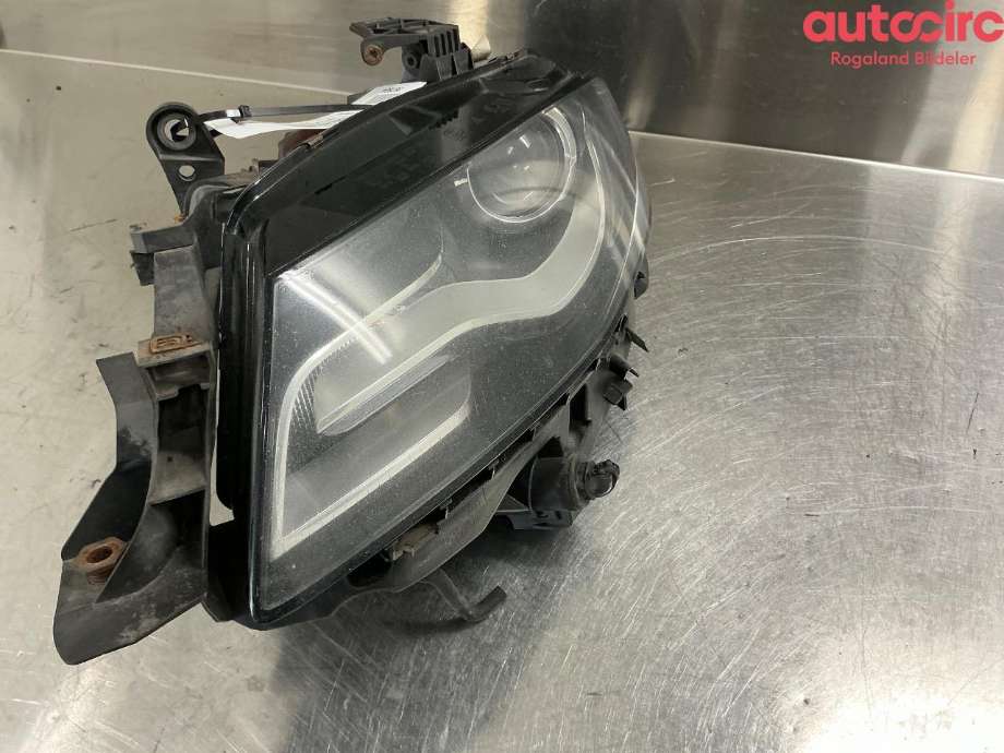 Frontlykt venstre halogen til Audi A4 2007-2014 (Type IV) (B8) (B8) (AUDI|8K0 941 029 AJ)