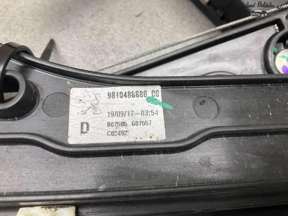 Ruteheis høyre til Peugeot 5008 2017-->> (Type II)  (PEUGEOT|98 104 888 80|)