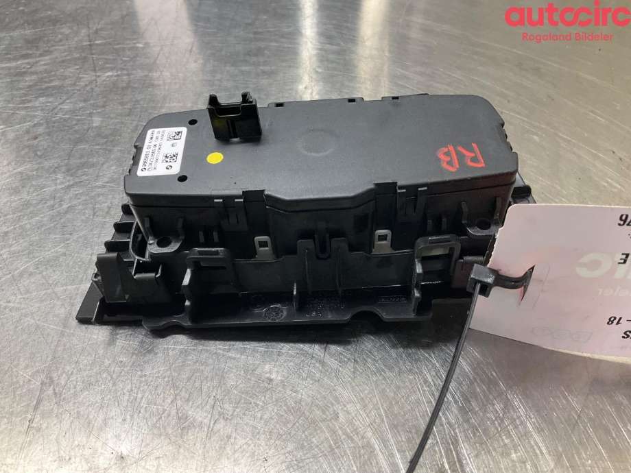 Bryter lys til BMW X5 2013-2018 (F15) (F15) (BMW|61 31 5 A25 4A1)