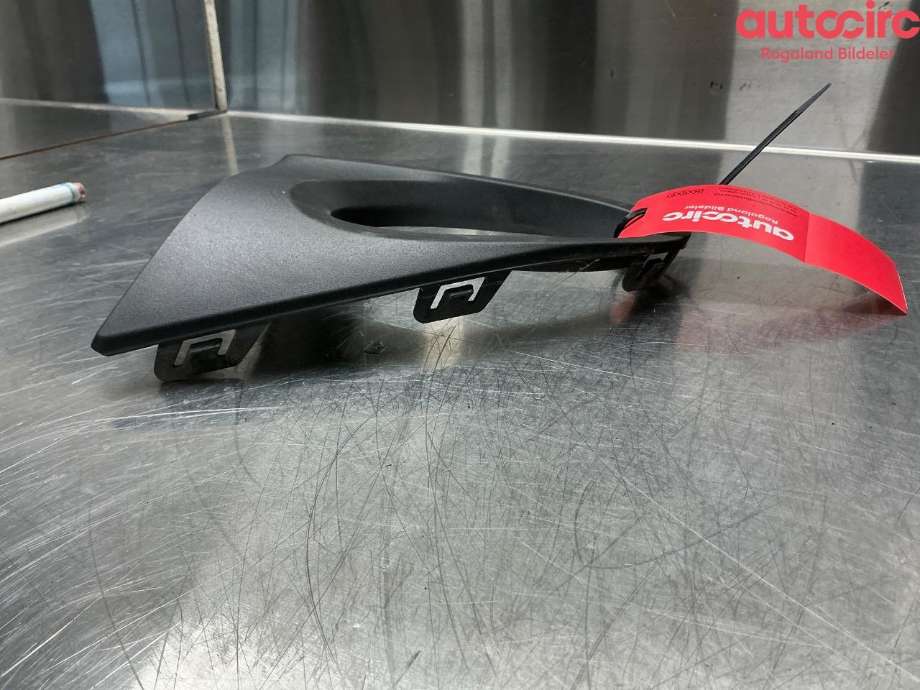 Frontlyktehus til BMW i3 2013-2022  (BMW|51 11 7 296 825)