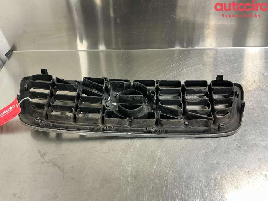 Grill til Volvo V70 2007-2013 (Type III, Fase 1)  (VOLVO|30756996)