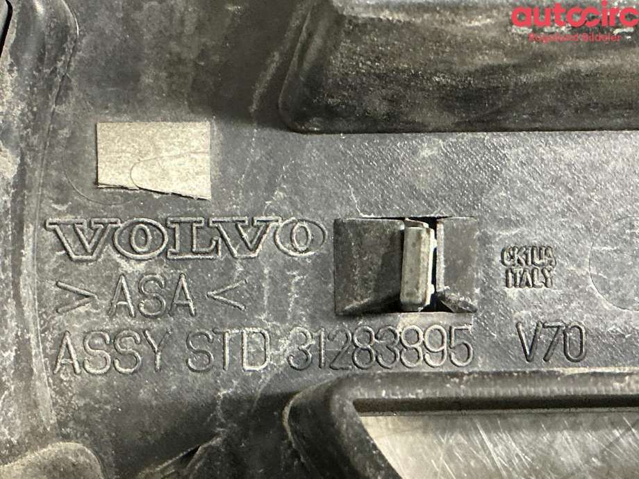 Grill til Volvo V70 2007-2013 (Type III, Fase 1)  (VOLVO|30756996)