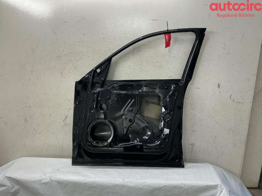 Dør høyre foran til Audi Q5 2008-2012 (Type I, Fase 1)  (AUDI|8R0 831 052 E)