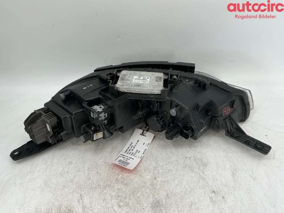 Frontlykt høyre halogen til Kia e-Soul 2019-->> (Type III) (KIA|92102J2520)