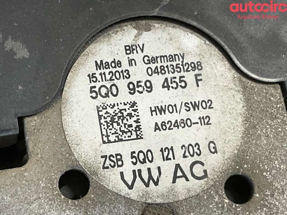 Kjølevifte til VW Golf VII 2012-2017 (Fase 1) (VOLKSWAGEN|5Q0 121 203 DD|5Q0 121 203 CS)