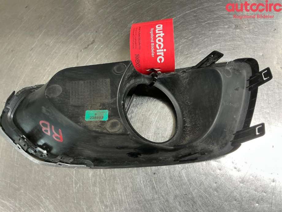 Frontlyktehus til Suzuki SX4 S-CROSS 2013-->> (Type II)  (SUZUKI|7176061M10C48)