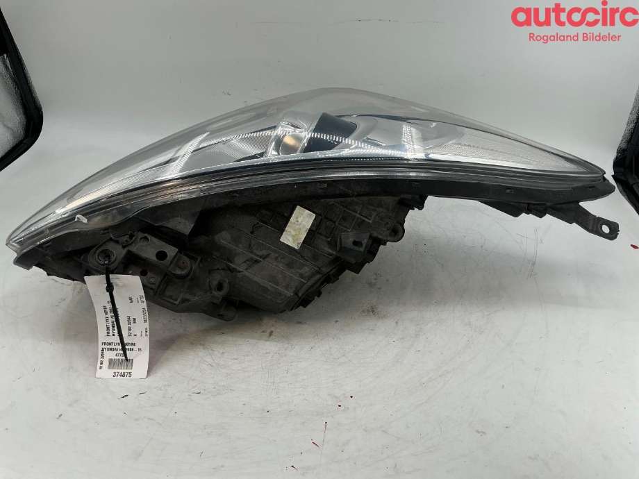 Frontlykt høyre halogen til Hyundai i40 2012-2017  (HYUNDAI|92102 3Z040|)