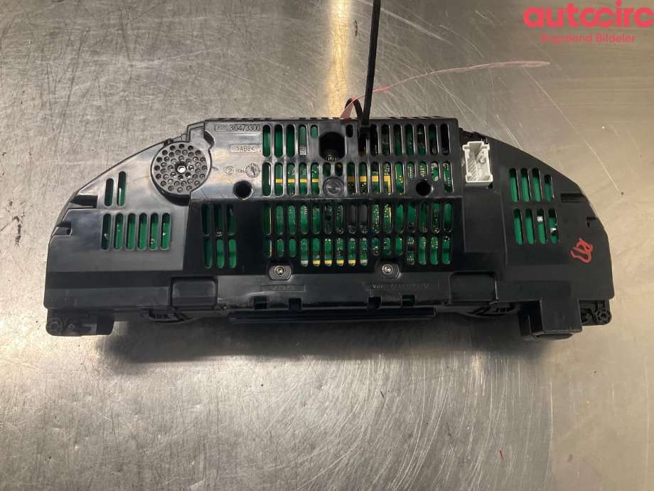 Instrumentpanel til Mercedes CLS 2011-2017 (C218) (C218) (MERCEDES|A 218 900 18 07|A 218 900 56 01|A 218 900 53 03)