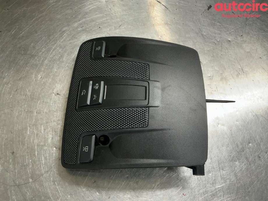Tak konsoll til Mercedes CLA 2013-2019 (C117) (C117) (MERCEDES|A 000 900 15 02)