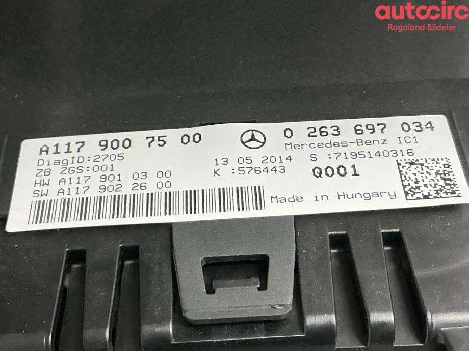 Instrumentpanel til Mercedes CLA 2013-2019 (C117) (C117) (MERCEDES|A 117 900 75 00)