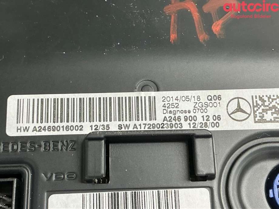 Multimedia display (MCU - Media Controller Unit) til Mercedes CLA 2013-2019 (C117) (C117) (MERCEDES|A 246 900 12 06)