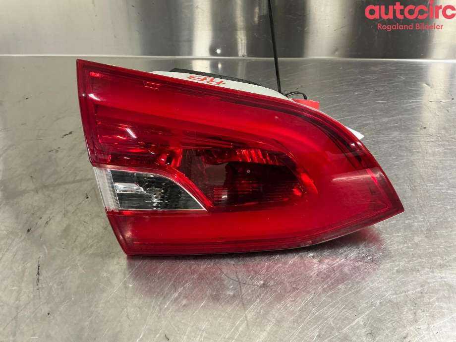 Baklykt venstre indre til Peugeot 308, 2013-2021 (Type II)  (PEUGEOT|96 780 980 80)