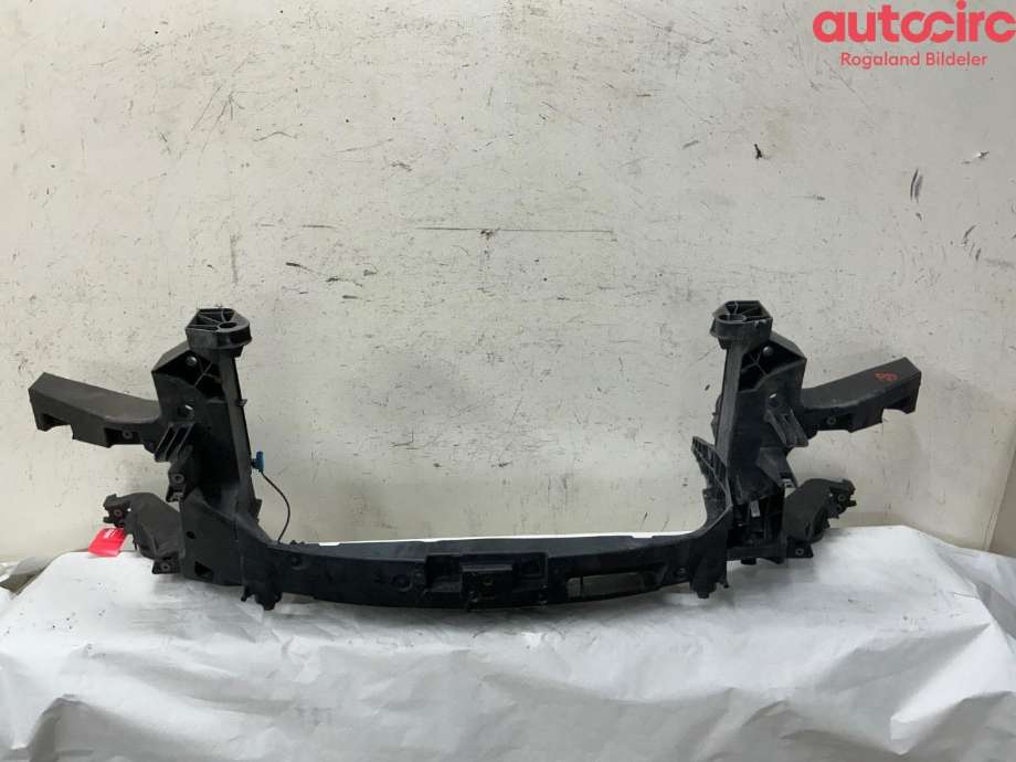 Frontplate til Mercedes Sprinter, 2018-->> (907/910) (907/910) (MERCEDES|A 910 880 03 01)