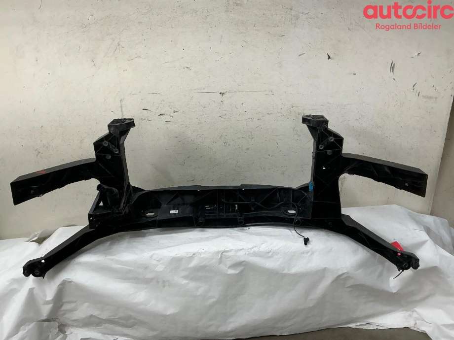 Frontplate til Mercedes Sprinter 2018-->> (907/910) (907/910) (MERCEDES|A 910 880 03 01)