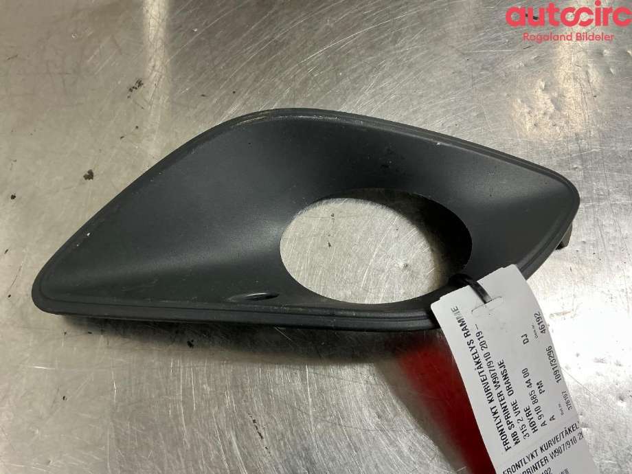 Frontlyktehus til Mercedes Sprinter, 2018-->> (907/910) (907/910) (MERCEDES|A 910 885 44 00)