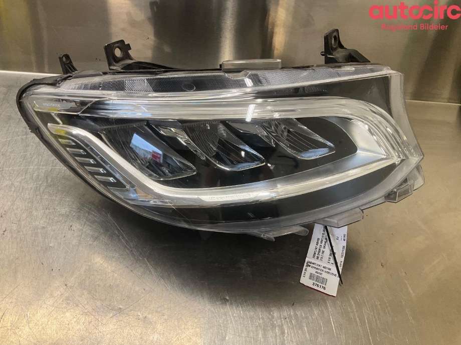 Frontlykt høyre halogen til Mercedes Sprinter, 2018-->> (907/910) (907/910) (MERCEDES|A 910 906 82 00)